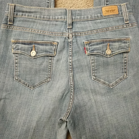 Levi's Bootcut Perfectly Slimming Jeans - Picture 4 of 7